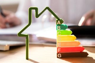 Desítkám tisíc budov v Česku letos propadne energetický štítek. Ověřte si, jestli se to netýká i vás a včas to vyřešte