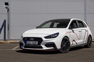 Test ojetiny Hyundai i30 N Performance: Dává smysl místo Golfu GTI?
