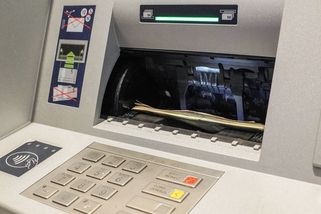 Tři zadržení za krádež bankomatů skončili ve vazbě, čtvrtý je svědkem - Seznam Zprávy