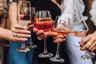 Alkohol, cigarety, bakterie i dědičnost. Podívejte se, co způsobuje jakou rakovinu