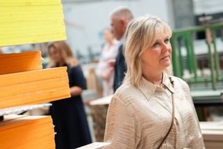 prahain.cz/politika/prvni-dama-skonci-v-zastupitelstvu-v-cernoucku-uz-kandidovat-nebude-28442.html?utm_source=www.seznam.cz&utm_medium=seznam_distribuce&utm_campaign=lide