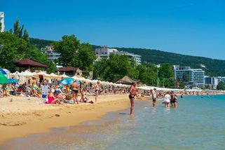 Bulhaři mají turistů plné zuby. Muž z centra Slunečného pobřeží promluvil o pekle, které v létě prožívá
