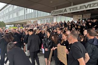 Živě: Demonstrace na podporu veřejnoprávních médií | ČeskéNoviny.cz