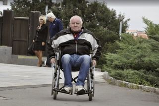 Den strávený na vozíčku. Harry Potter, Schwarzenegger, nebezpečná rychlost a miliardář invalida - Médium.cz