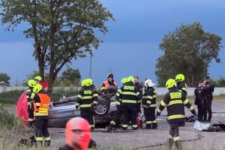 Tragická nehoda BMW u Prahy: jeden mrtvý na místě, druhý vážně zraněný - Novinky