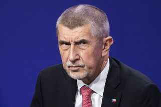ANO chtělo vydat inzerát s migranty na člunu. Nakonec vyšel jiný - Seznam Zprávy