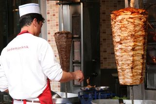 Döner kebab v ohrožení? Turecko chce regulovat oblíbený německý pokrm - Seznam Zprávy