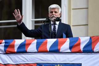 Nečekaný krok Petra Pavla: Na korunovaci krále Karla poletí skromně po své ose – eXtra.cz