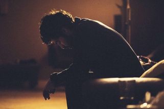 Je tu epidemie osamělosti. ‚Nevěřím, že někdo může být sám a být spokojený,‘ říká psycholog Dalibor Špok