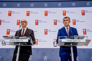 Nový zákon o koncesionářských poplatcích rozšířil placení i na mobilní telefony. Za nesplnění hrozí pokuta 10 000 Kč