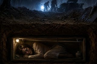 Pohřbili ji zaživa do bedny pod zemí. Barbara Mackle prožila noční můru, čekala 83 hodin na záchranu - Médium.cz