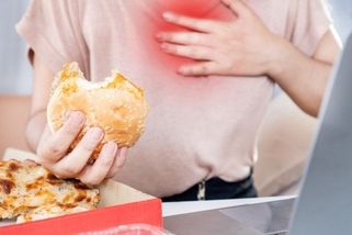 Strava při refluxu: jaké potraviny pálení žáhy zmírňují nebo ho naopak zhoršují