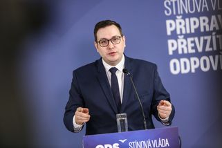 Jan Lipavský: Babiš jede špinavou kampaň proti Hra...