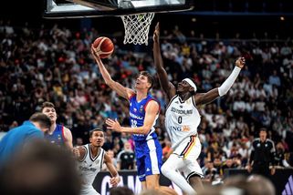 Češi schytali v Hamburku pořádný výprask - Sport.cz