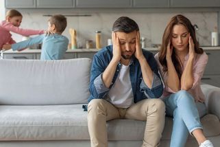 „Mami, on si začal!“ Znáte to taky? Jak zvládat sourozenecké hádky, aniž byste skončili jako rozhodčí
