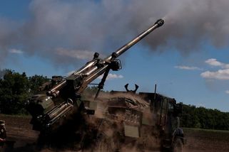 Rusko má převahu, potřebujeme tisíc houfnic a 500 tanků, žádá Ukrajina NATO - Novinky