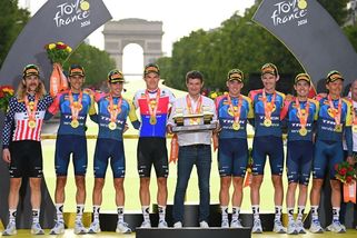 Na pódium Tour de France vystoupal i český šampion - Sport.cz