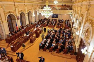 Piráti navrhují omezit přednostní vystoupení ve Sněmovně