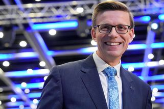 Exministr Kupka vyrazil na kolo a píchl. Mnohem víc se ale řešil jeho doprovod. Manželka nebude ráda