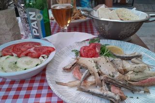 Rodinná večeře 2024 v chorvatské restauraci u moře: Připravte si nejmíň 2400 Kč - Médium.cz