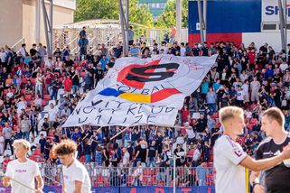 Fanoušci Artisu si dělali srandu ze „sešívané“ Sparty: nový klub, vítejte v lize