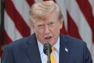 Z Hormuzu už jsme odstranili všechny miny, hlásá Trump - Novinky