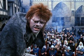 Anthony Hopkins v jednom ze svých životních výkonů prošel šokující proměnou. Mrazivou verzi slavné pohádky uvede ČT2