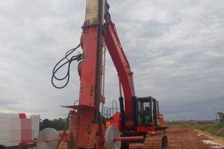 Z bagru na rozestavěné D35 zmizelo 500 litrů nafty - Novinky