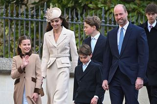 Princezna Kate přeje Williamovi k narozeninám: Nádherné nové foto s dcerou!
