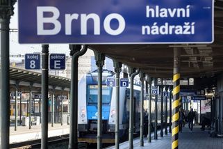 Dělníci u hlavního nádraží v Brně našli předmět připomínající pumu, provoz stojí - Seznam Zprávy