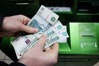 V Rusku propukl strach o úspory. Lidé z bank vybírají miliardy | TN.cz