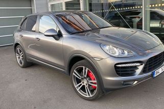 Šílenosti z bazaru za cenu základní Fabie: Můžete mít teslu, ale i BMW s osmiválcem nebo porsche. Nebo i normální auto - Garáž.cz