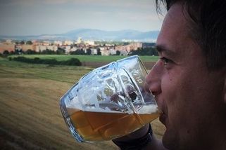Pít či nepít? Alkohol jako mazivo bytí. - Médium.cz