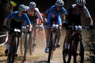 Sedmnáctiletá bikerka Bukovská získala na MS horských kol stříbro v závodě juniorek - Sport.cz