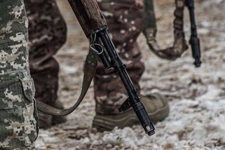 Polsko předpokládá, že po skončení války ho zaplaví zbraně pašované z Ukrajiny - Seznam Zprávy