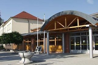 Policista poslal syna nahrávat učitelku. Jednal správně, rozhodli nadřízení - Seznam Zprávy