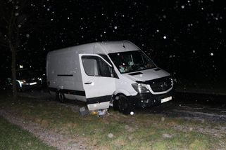 Jako na Divokém západě: Gangy cizinců přepadají a okrádají řidiče v Česku, policie nabádá k opatrnosti