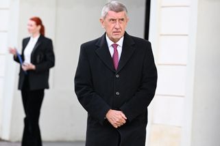 Andrej Babiš se plácá po ramenou: Popřel všechny skandály a ukázal prstem na viníky