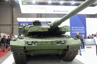 Černochová spěchá, nákup tanků Leopard za 52 miliard chce podepsat do voleb - Novinky