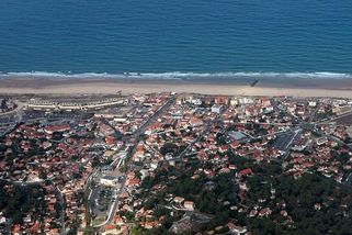 V oceánu u Bordeaux číhá tichá hrozba. Několik turistů už přišlo o život