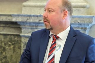 prahain.cz/politika/dite-nema-byt-rukojmim-rodicu-rozvodovou-novelu-ceka-uprava-27494.html?utm_source=www.seznam.cz&utm_medium=seznam_distribuce&utm_campaign=lide