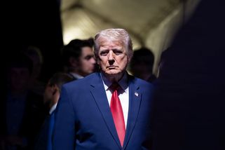 Občanská válka v MAGA: Antisemité, fašisté, izolacionisté a blázni proti Trumpovým věrným, část 1.