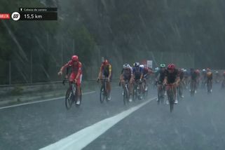 Skvělé místo při krupobití. Hotel, ve kterém se schovali cyklisté na Vueltě, sklízí chválu - Sport.cz