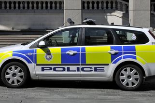 Brit, jehož dcera zemřela v konfliktu s Hamásem, zapálil Korán. Byl odsouzen a policie zveřejnila jeho osobní údaje - Echo24.cz