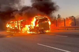 U Liberce shořel autobus, ve kterém jelo třicet cestujících. Všichni stihli včas vystoupit - Novinky