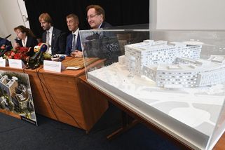 Babiš sliboval Praze traumacentrum, místo něj je parkoviště. Teď slibuje celou novou nemocnici - Novinky