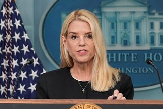 Dostali dopis bez zdůvodnění. Ministerstvo spravedlnosti USA propustilo žalobce z případu útoku na Kapitol - Novinky