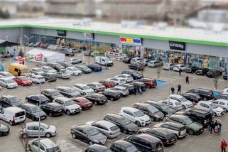 Realitní fondy získávají miliardy korun. Nakupují za ně i za hranicemi - Novinky