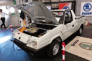 Škoda už tehdy předběhla dobu. Elektrický Favorit vznikl dávno před Teslou a málokdo o něm ví - MotorGuru.cz