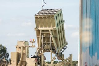 Ani ruské a íránské střely a rakety už neprolomí zřejmě jedinou slabinu, jakou systém PVO Iron Dome z Izraele trpěl